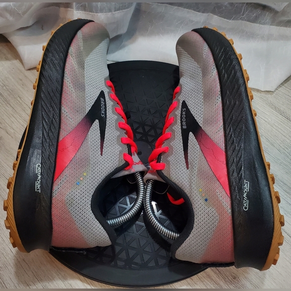Brooks Women's Catamount Trail  Running Shoes - Gray & Neon Coral SIZE 9.5 - Picture 6 of 12